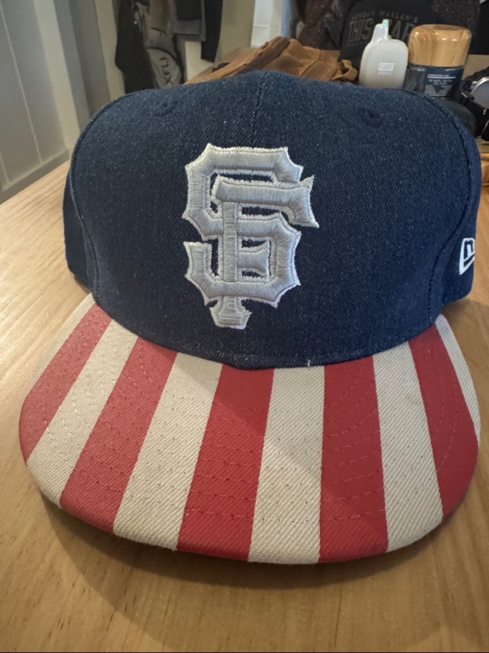 New Era Navy Cap with White Embroidered Logo and Red-White Striped SF Giants
